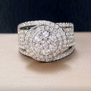 Gorgeous Silver Elegant High Quality Cubic Zirconia Wedding Band Ring Sz 8